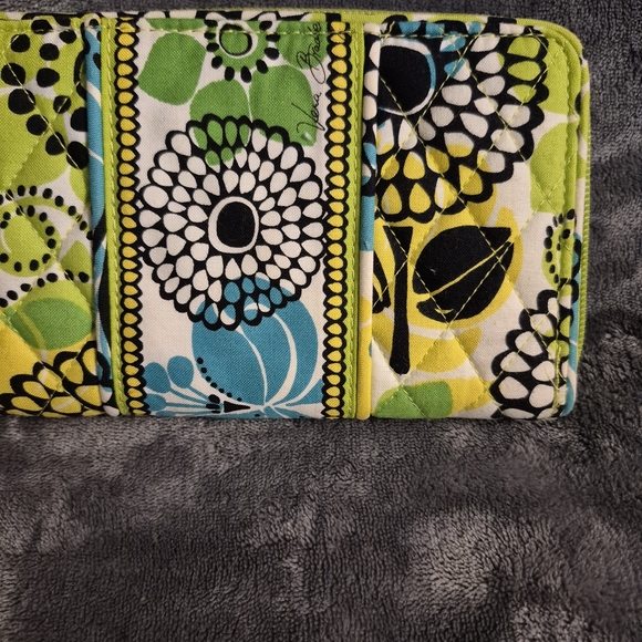Vibrant Vera Bradley Accordion Wallet - Retired "LimeS Up" Design - Picture 4 of 11